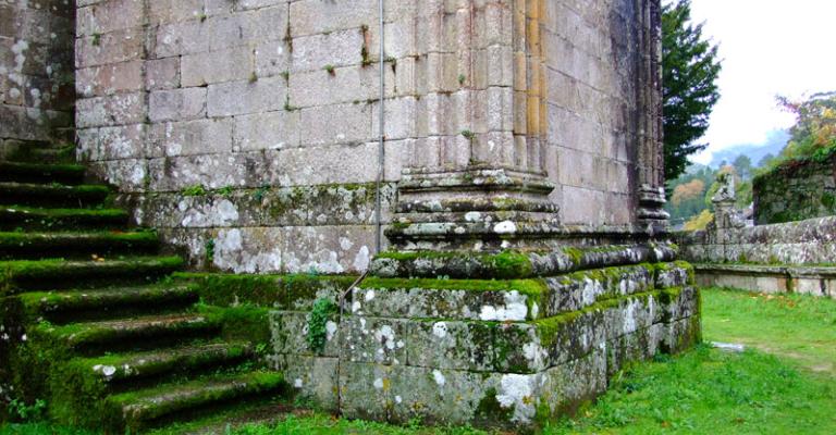 Iglesia de Santa Maria de Entrimo