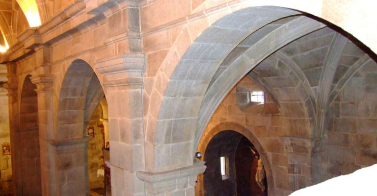 Iglesia de Santa Maria de Entrimo